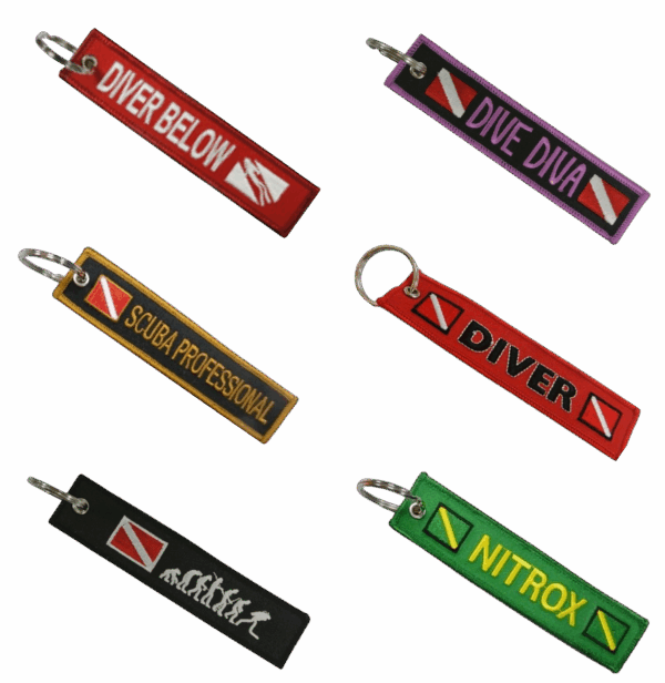 Sleutelhangers met geborduurd duikthema