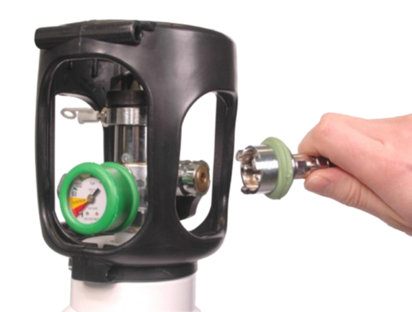 O2 Quick disconnect for on demand regulator.